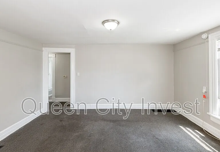 115 E Foraker St #2 — Photo 8