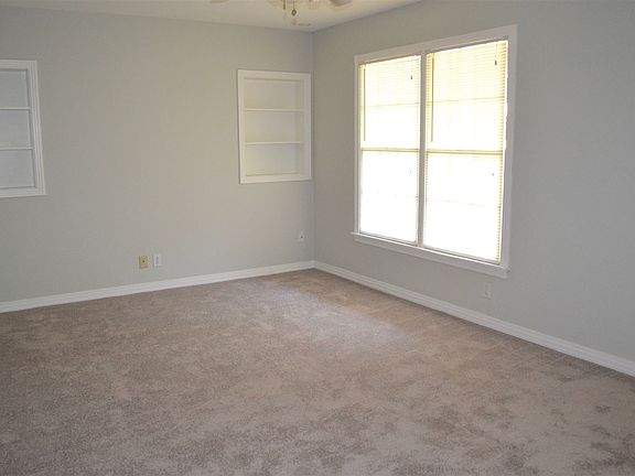 5th image of 821 Lynda Dr