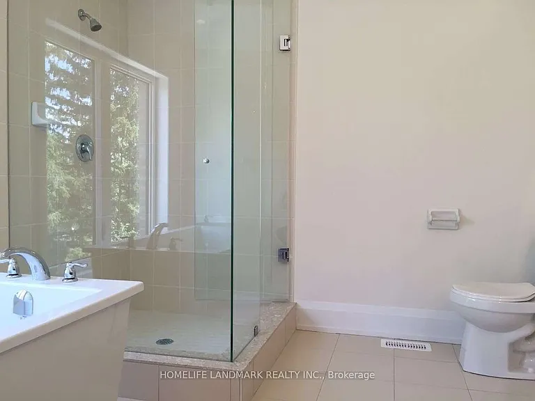 21 Kenneth Wood Cres — Photo 5