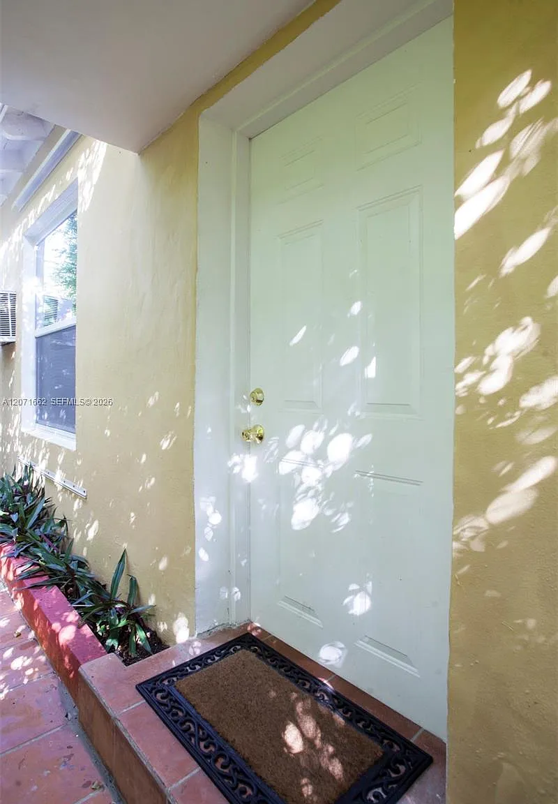 4720 Pine Tree Dr — Photo 4