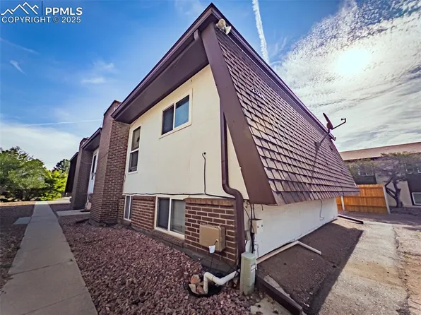 2136 Friendship Pl, Colorado Springs, CO 80904