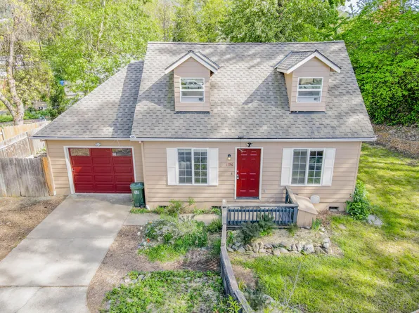 1796 Gardendale Ln, Grants Pass, OR 97527