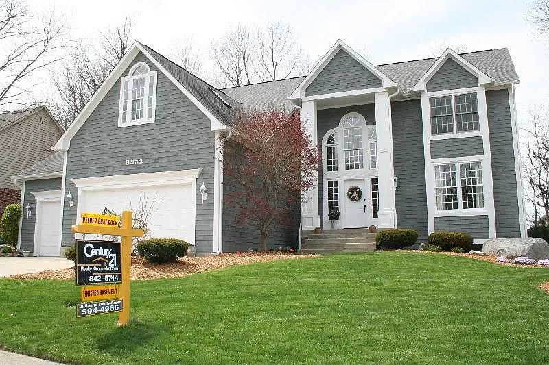 8932 Admirals Bay Dr photo 1