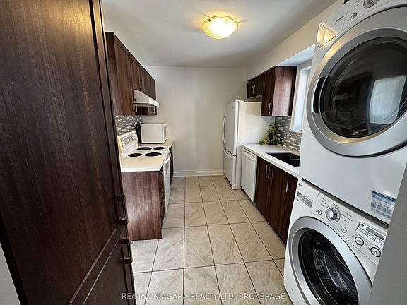 3rd image of 844A Danforth Rd