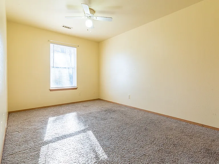 210 Meadow Ct #210 — Photo 9