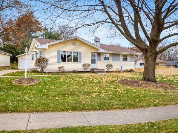4901 Carol Ct, Rockford, IL 61108