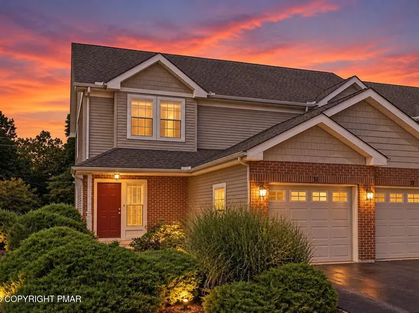 31 Oak Leaf Ln, East Stroudsburg, PA 18301