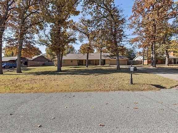 2nd image of 1421 N Fordson Dr