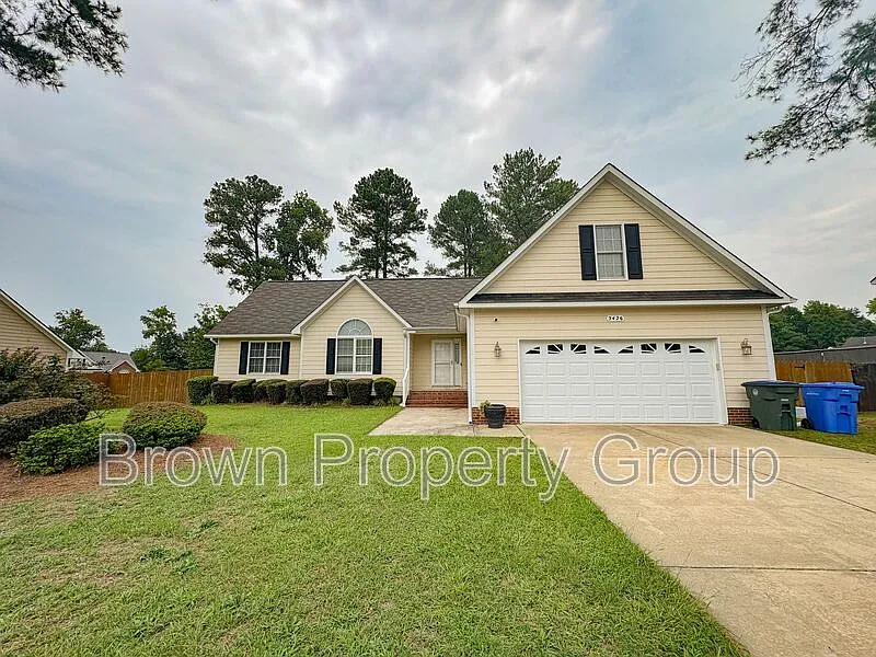 3 bed, 2.0 bath, 1800 sqft, $1,800 — Photo 1