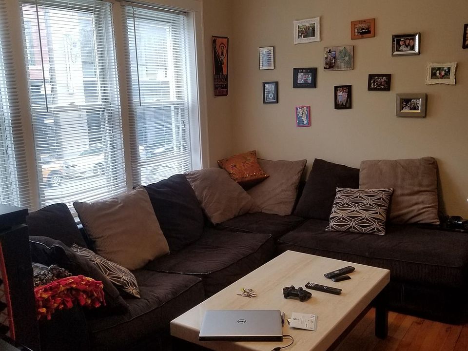 1st image of 1225 W Diversey Pkwy APT 105