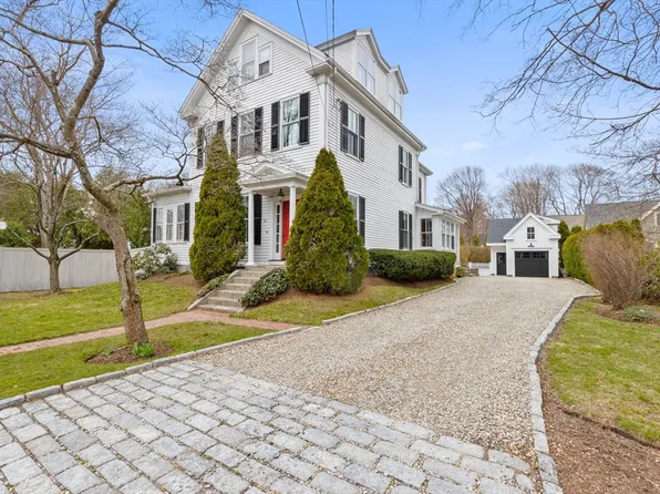 34 Leavitt St, Hingham, MA 02043