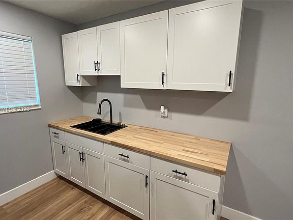 3rd image of 1035 SW 30th St #2