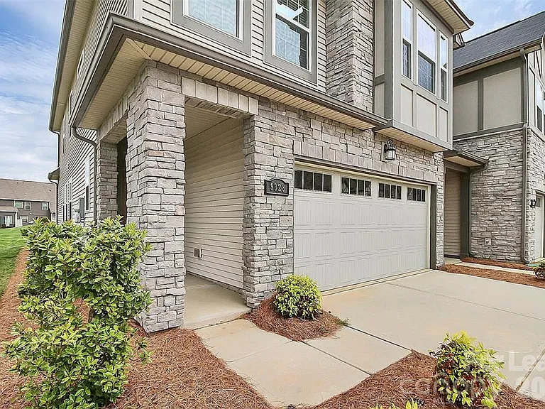 9328 Glenburn Ln — Photo 1