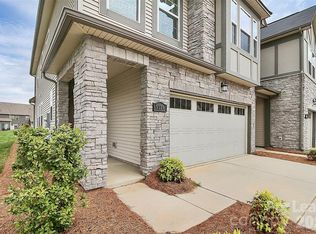 9328 Glenburn Ln, Charlotte, NC 28278