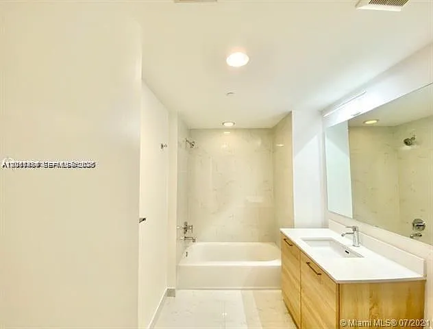 16385 Biscayne Blvd #702 — Photo 6