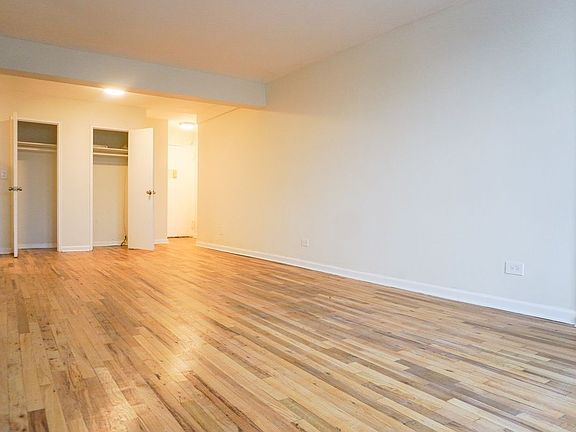 3rd image of 1625 Rockaway Pkwy APT 6E