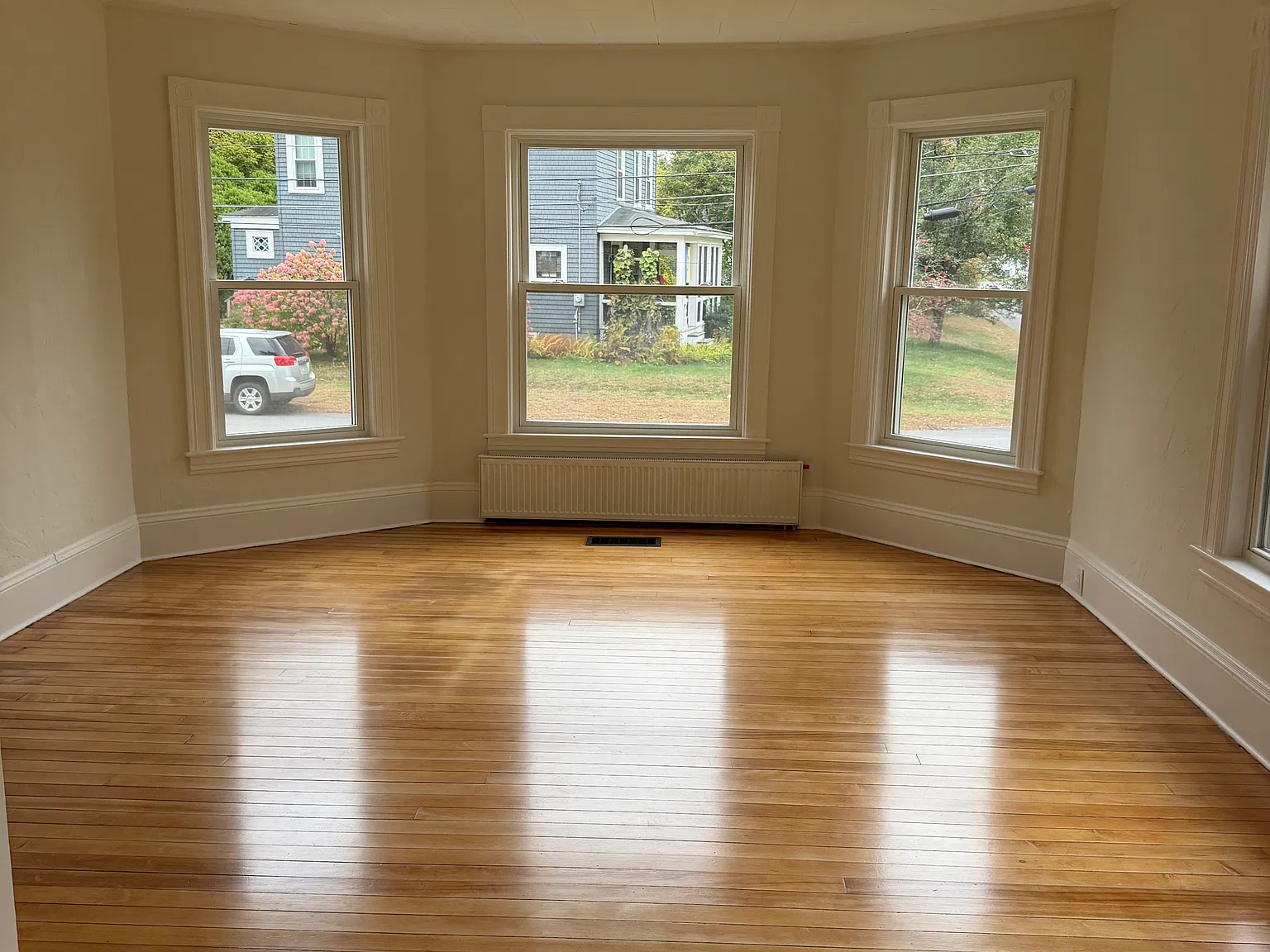 3 bed, 1521 sqft, $3,600 — Photo 2