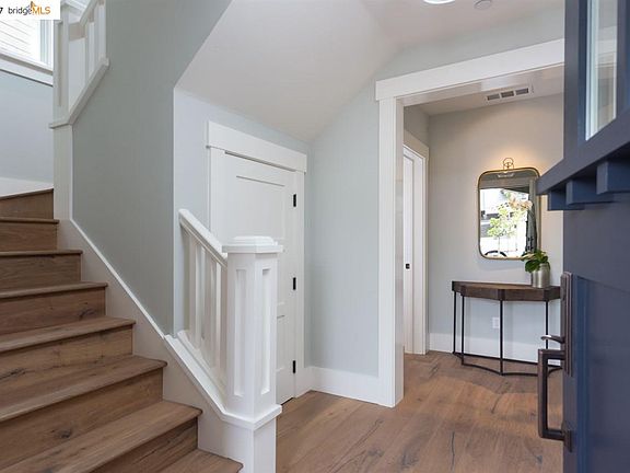 3rd image of 7 Emery Ln