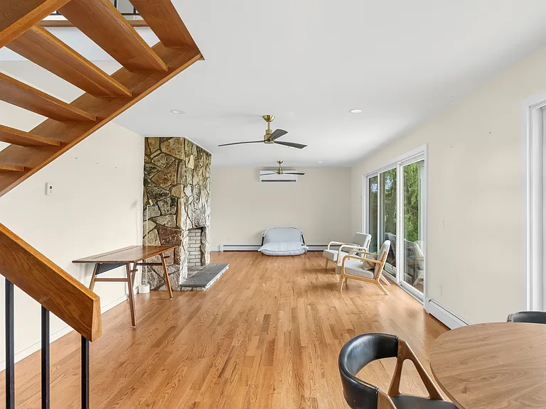 80 Old West Lake Dr — Photo 8