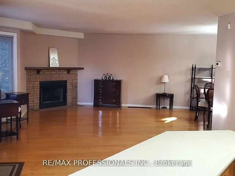 2545 Addingham Cres — Photo 14