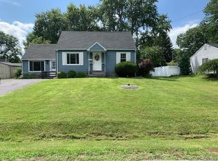 6111 Riley Rd, Cicero, NY 13039