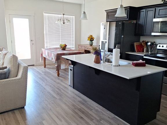 3rd image of 963 W Coral Charm Way