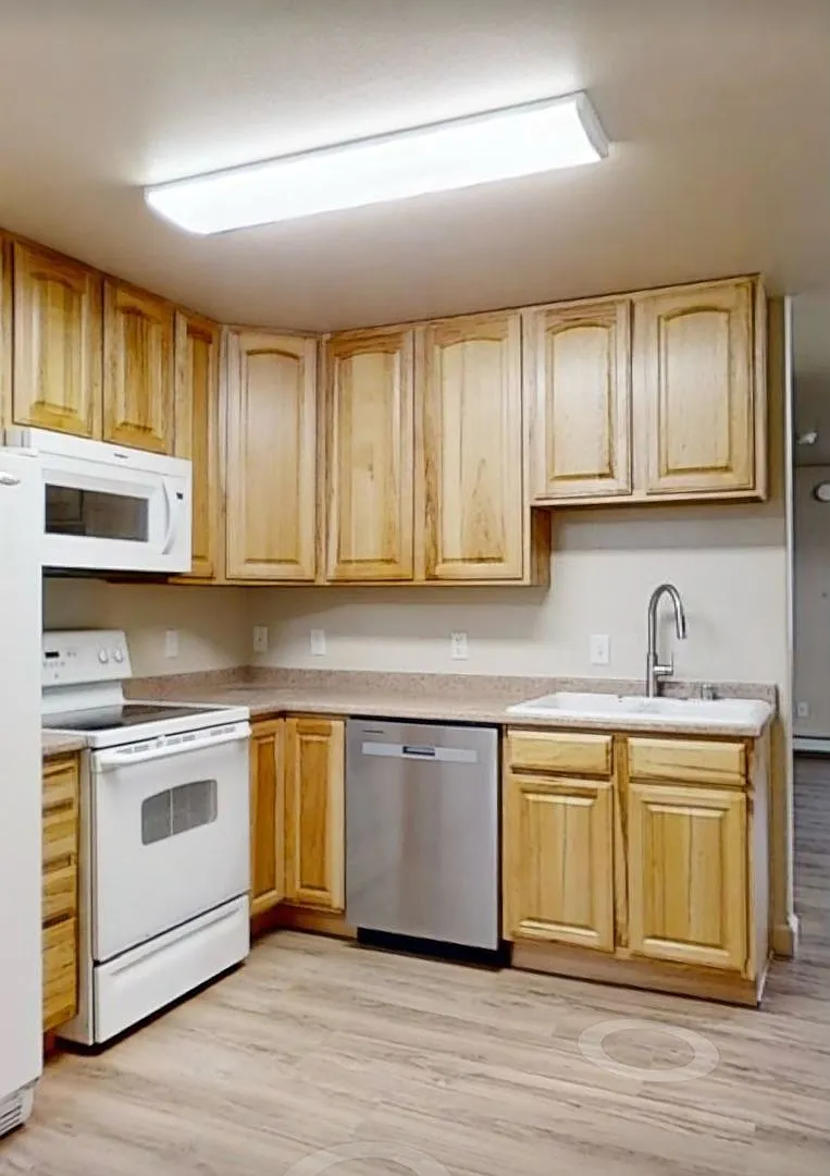 3 bed/1.5 bath with garage- Right next to Wainwright! — Photo 2