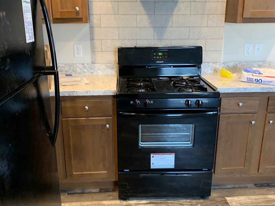 1st image of 17 Hummingbird Dr