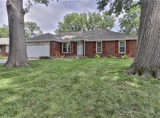 107 Cliff Dr, Buckner, MO 64016