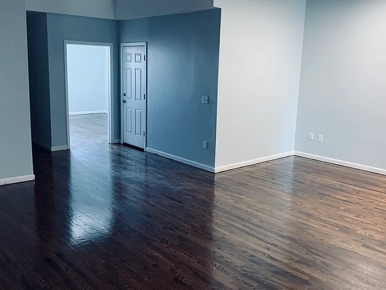 1207 Summit Ave #2 — Photo 1