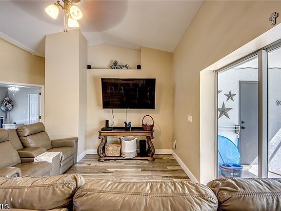 5th image of 2613 SW 7th Pl