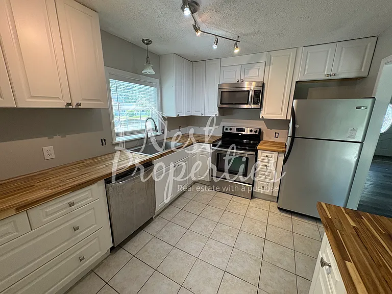 136 Weston Watch Rd — Photo 2