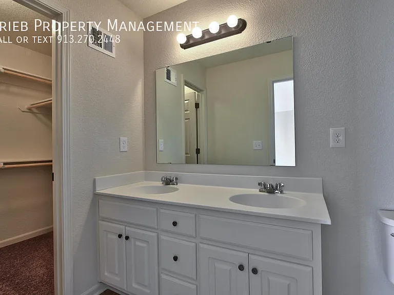 1239 Zarda Ln — Photo 9