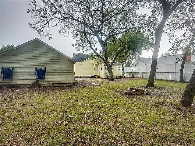 118 S Stewart Ave — Photo 9