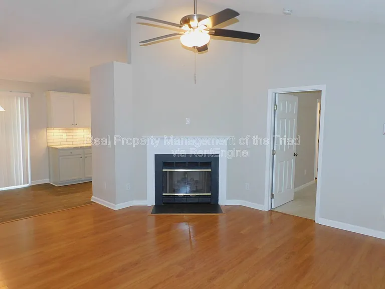 2988 Butterwood Dr — Photo 3