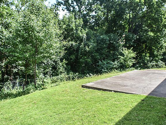 4th image of 330 Clubhouse Dr