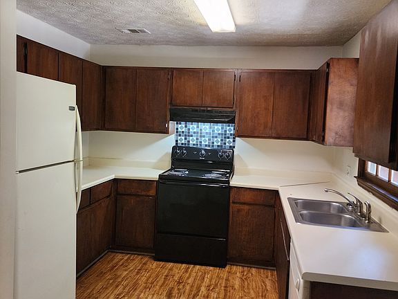 4th image of 1296 Sweet Pine Dr #1