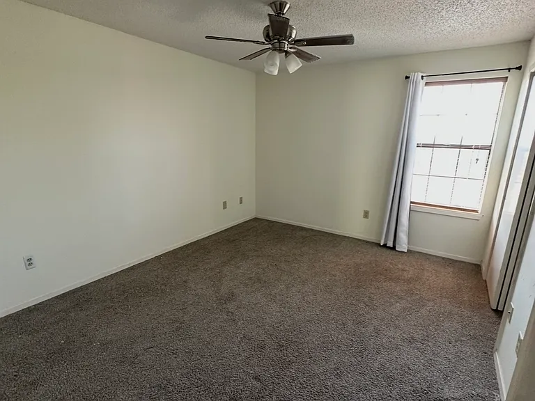 218 N Texas Blvd #306 — Photo 14