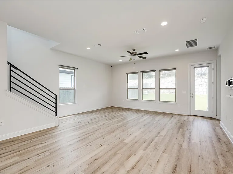 9813 Evening Canopy Dr — Photo 11