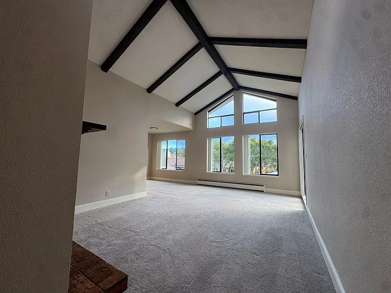500 Poplar Avenue (903r) — Photo 2