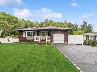 18 Richmond Blvd, Ronkonkoma, NY 11779
