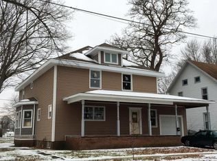 815 7th St, Three Rivers, MI 49093