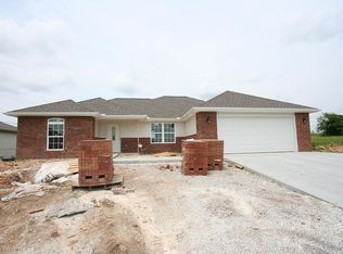 2827 E 18th St, Joplin, MO 64804