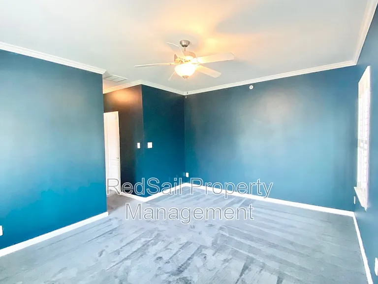 216 S 2nd St — Photo 16