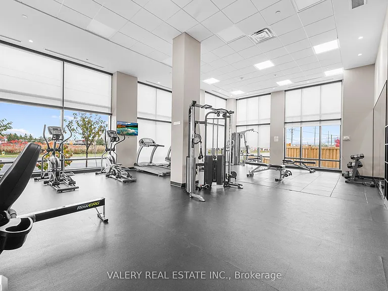 681 Yonge St #227 — Photo 3
