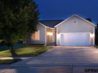 14919 Tibbles St, Omaha, NE 68116