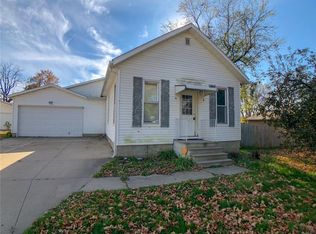 1359 21st Ave SW, Cedar Rapids, IA 52404