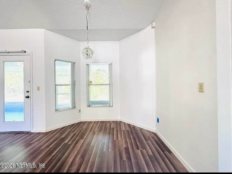 543 Charles Pinckney St — Photo 9