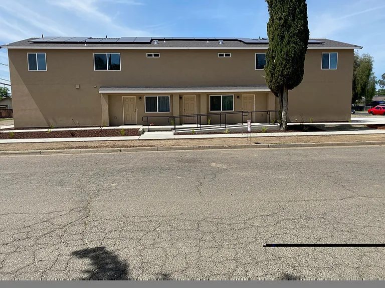 1135 H St — Photo 1