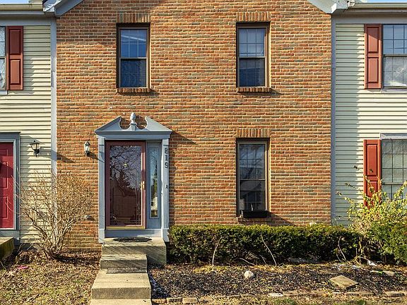 2nd image of 819 Crofton Pl